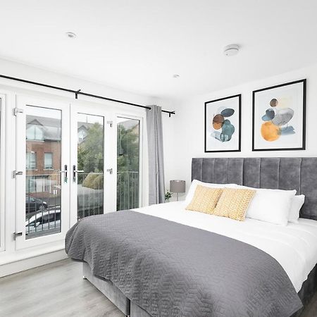 Skyvillion - London Enfield Chase Apartments With Parking & Wifi Eksteriør billede