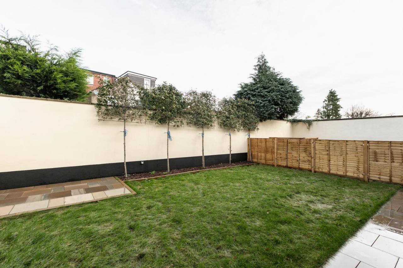 Skyvillion - London Enfield Chase Apartments With Parking & Wifi Eksteriør billede