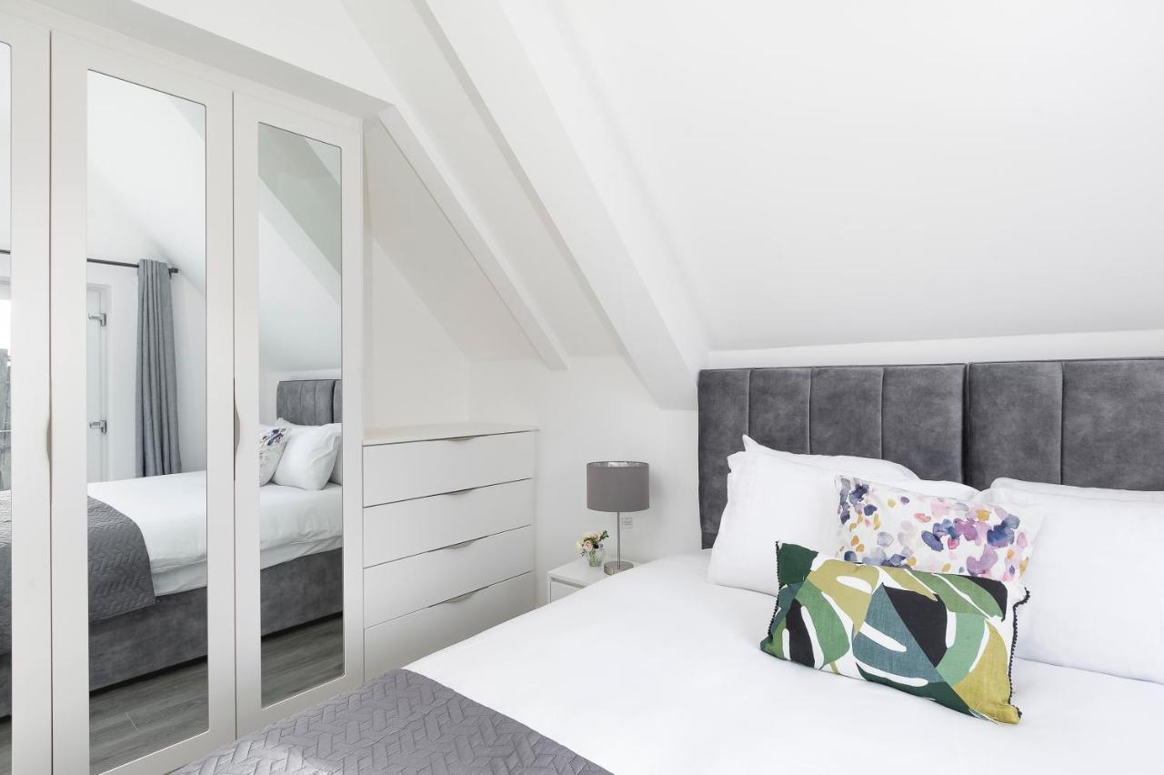 Skyvillion - London Enfield Chase Apartments With Parking & Wifi Eksteriør billede