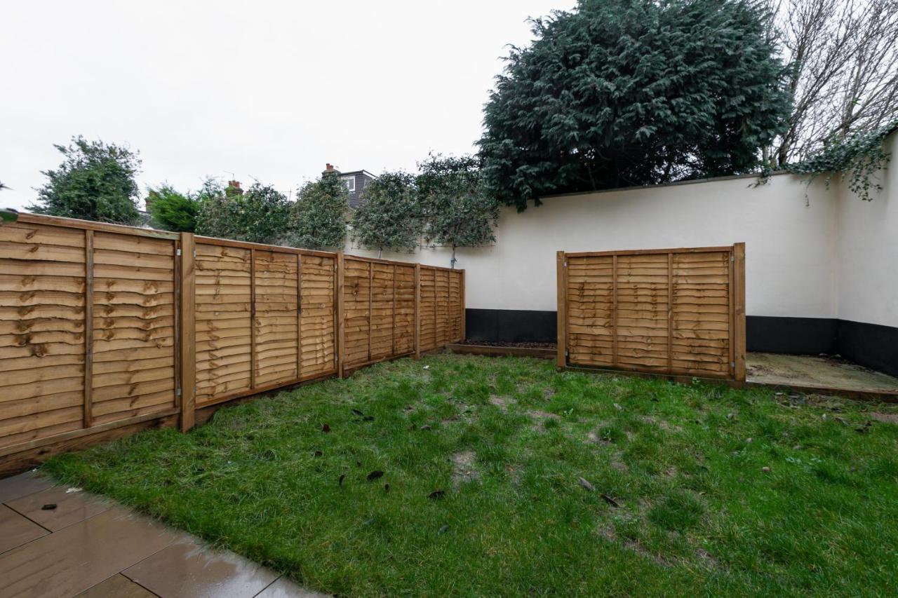 Skyvillion - London Enfield Chase Apartments With Parking & Wifi Eksteriør billede