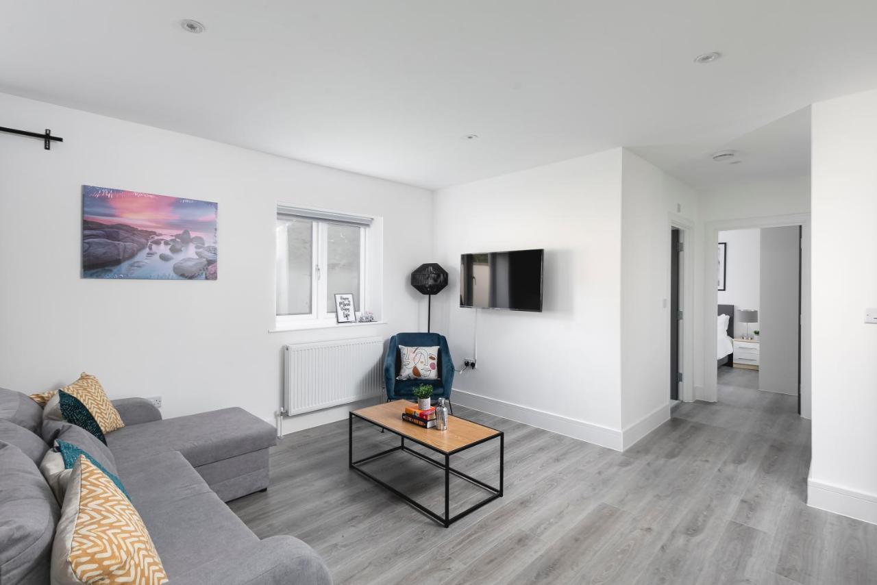 Skyvillion - London Enfield Chase Apartments With Parking & Wifi Eksteriør billede