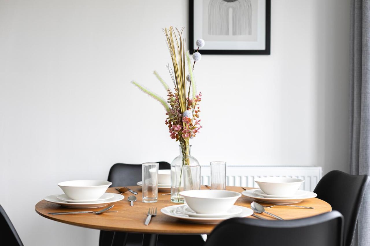 Skyvillion - London Enfield Chase Apartments With Parking & Wifi Eksteriør billede