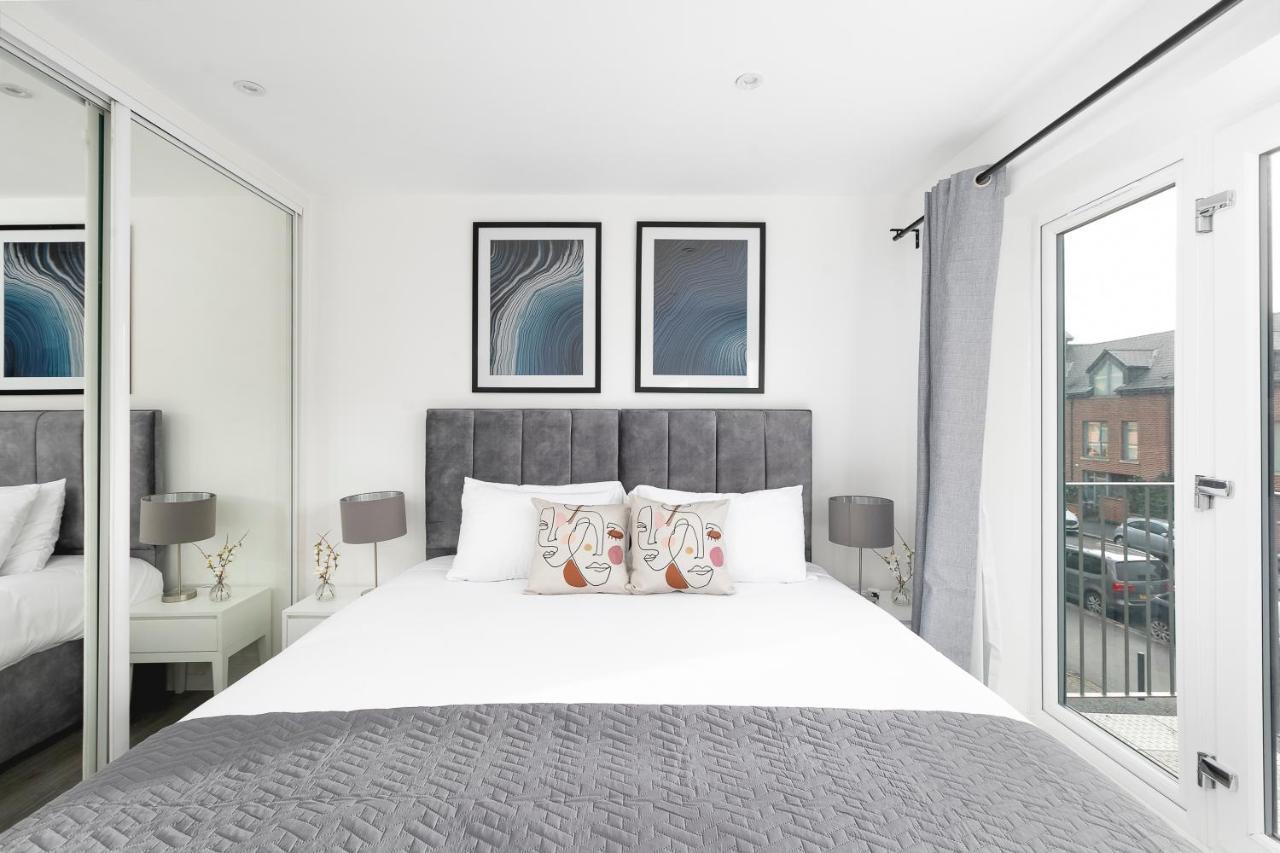 Skyvillion - London Enfield Chase Apartments With Parking & Wifi Eksteriør billede