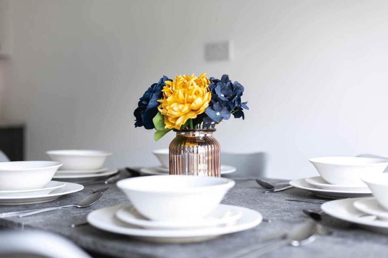 Skyvillion - London Enfield Chase Apartments With Parking & Wifi Eksteriør billede