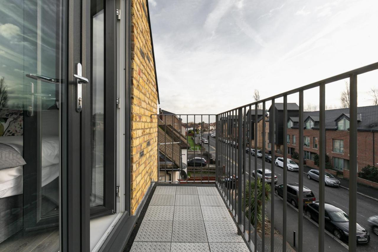 Skyvillion - London Enfield Chase Apartments With Parking & Wifi Eksteriør billede
