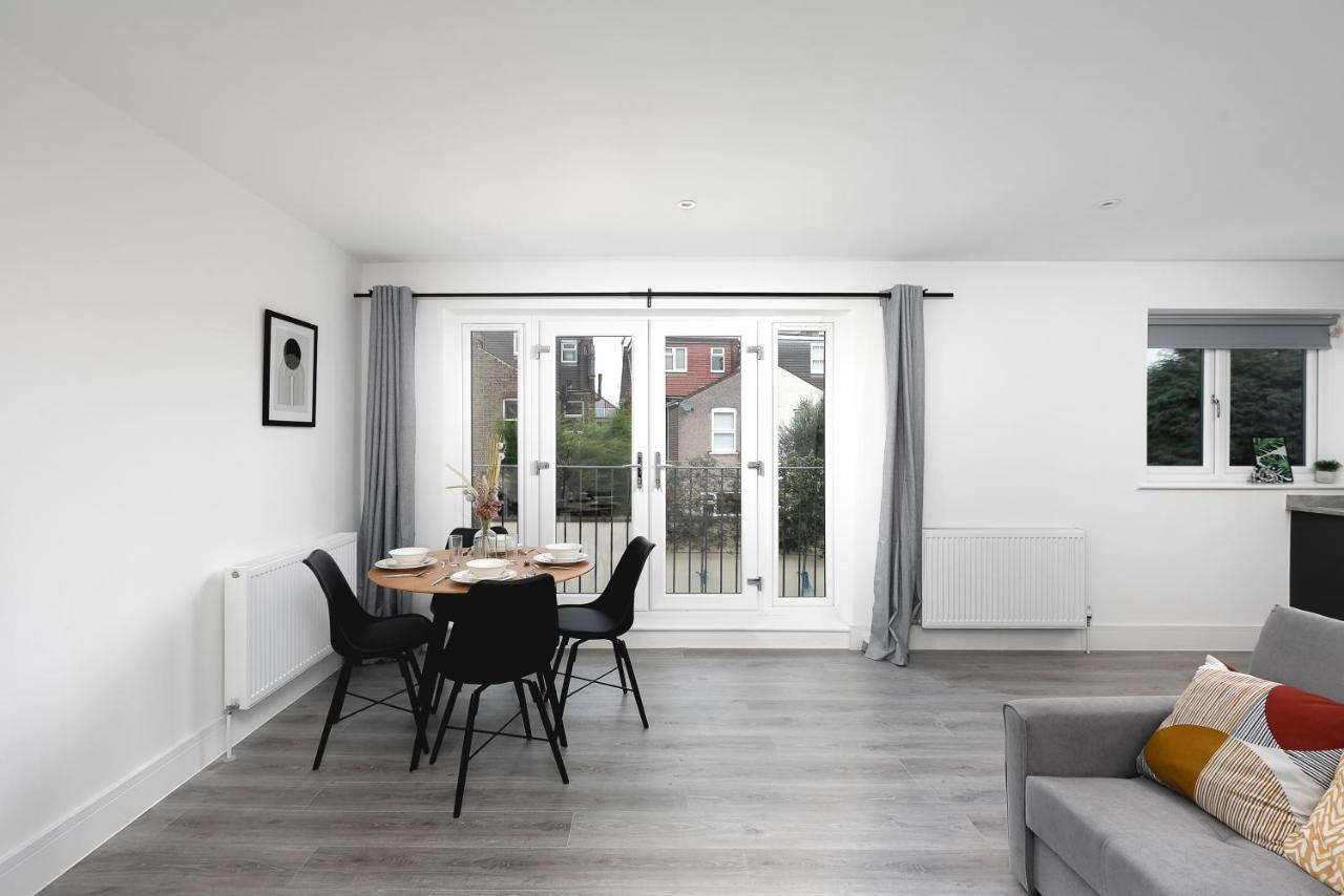 Skyvillion - London Enfield Chase Apartments With Parking & Wifi Eksteriør billede