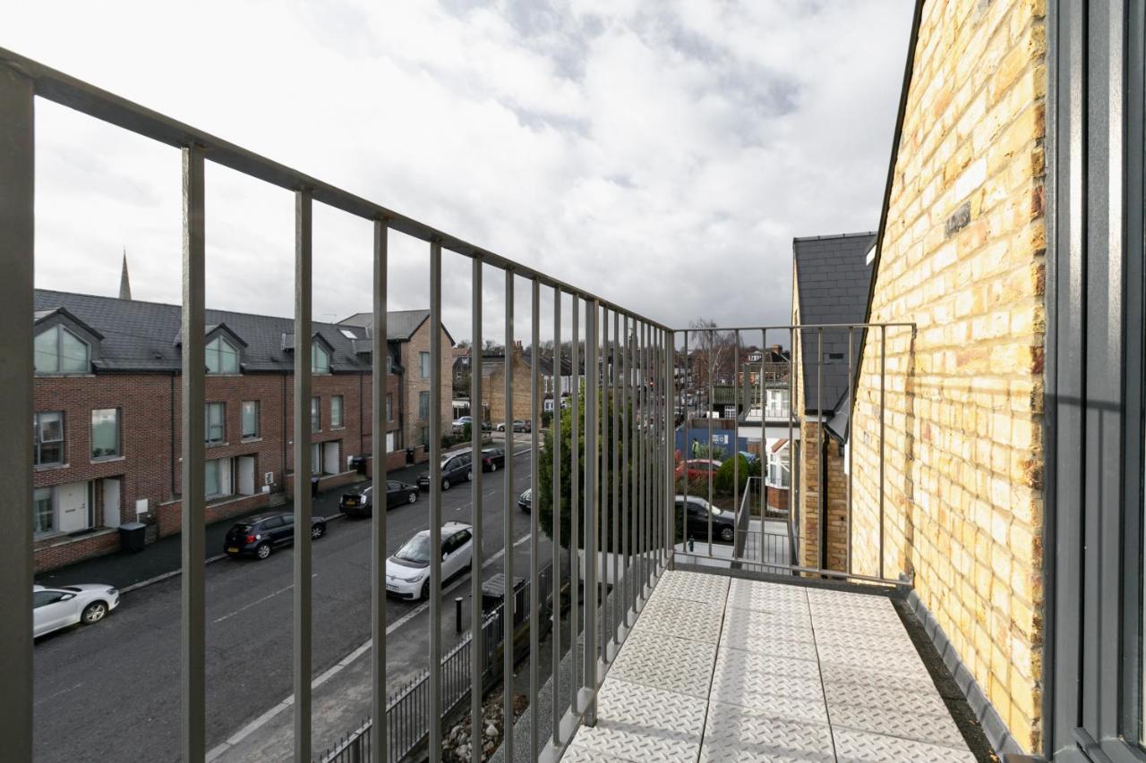 Skyvillion - London Enfield Chase Apartments With Parking & Wifi Eksteriør billede