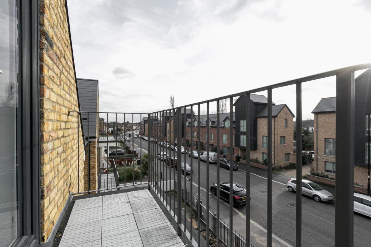 Skyvillion - London Enfield Chase Apartments With Parking & Wifi Eksteriør billede