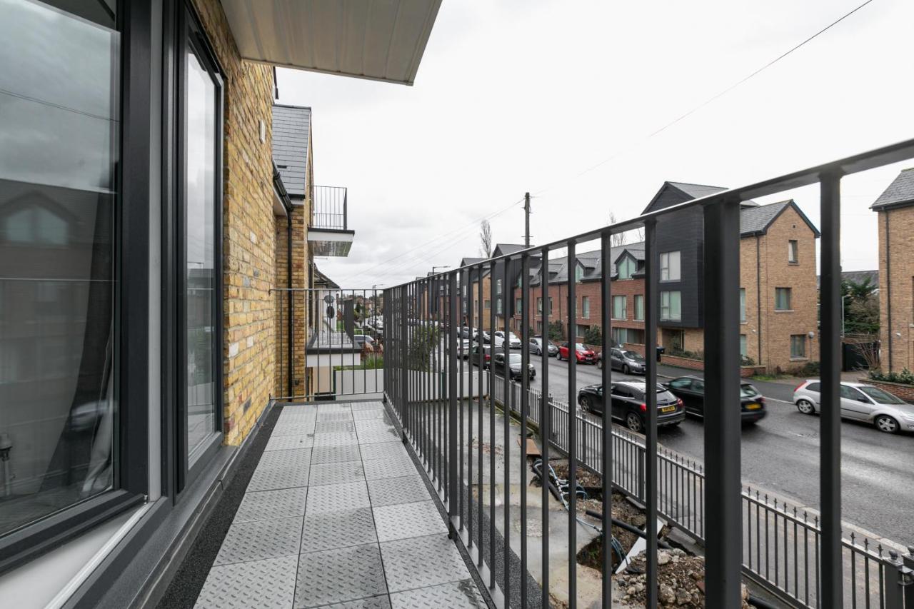 Skyvillion - London Enfield Chase Apartments With Parking & Wifi Eksteriør billede