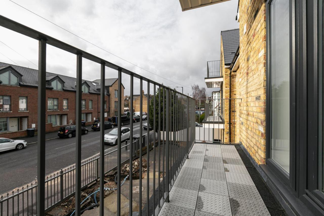 Skyvillion - London Enfield Chase Apartments With Parking & Wifi Eksteriør billede