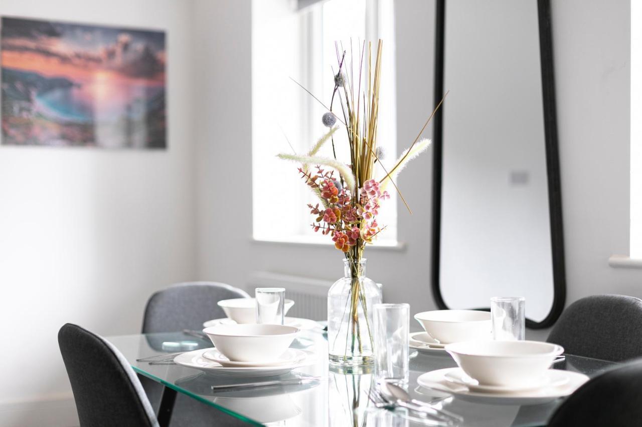 Skyvillion - London Enfield Chase Apartments With Parking & Wifi Eksteriør billede