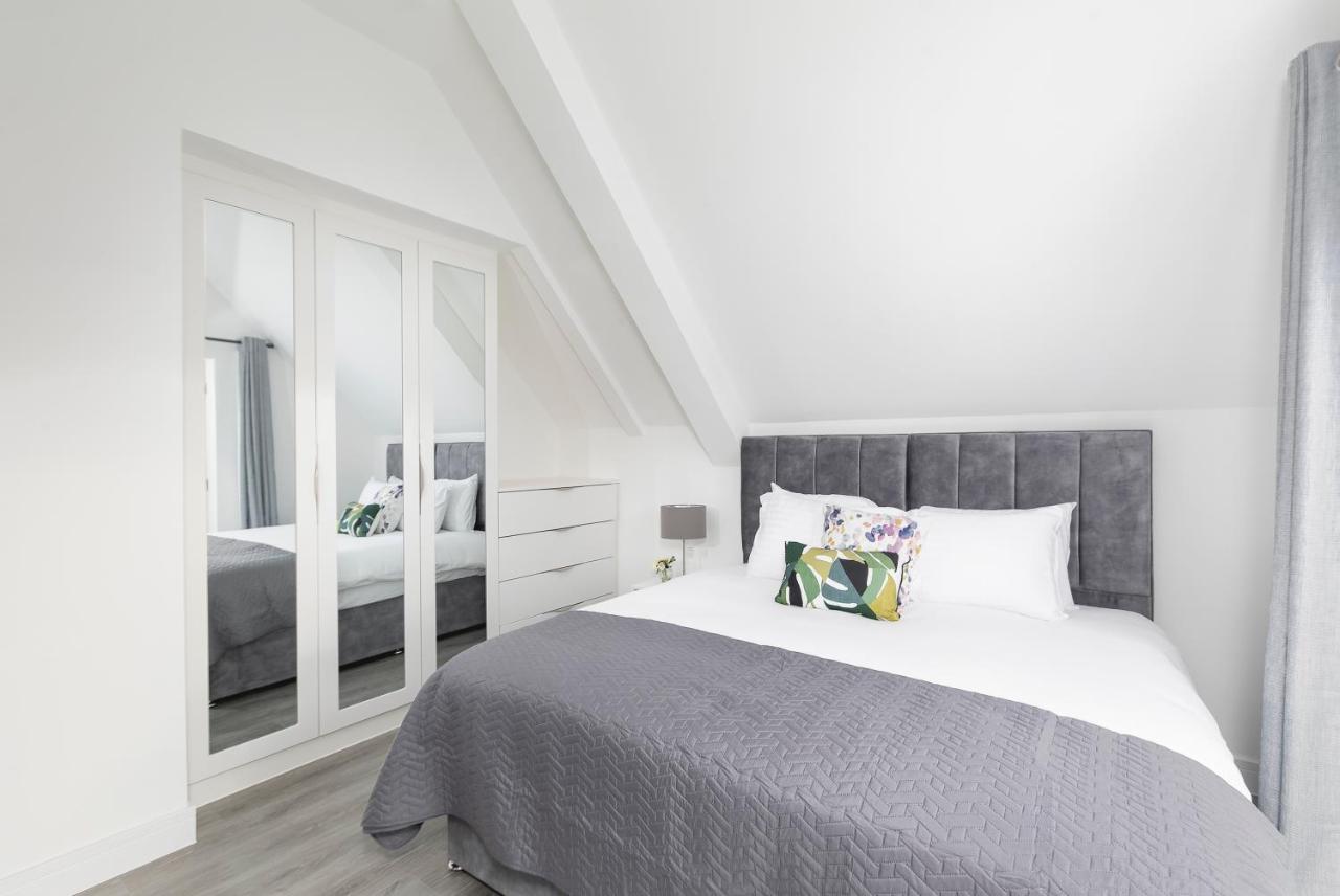 Skyvillion - London Enfield Chase Apartments With Parking & Wifi Eksteriør billede