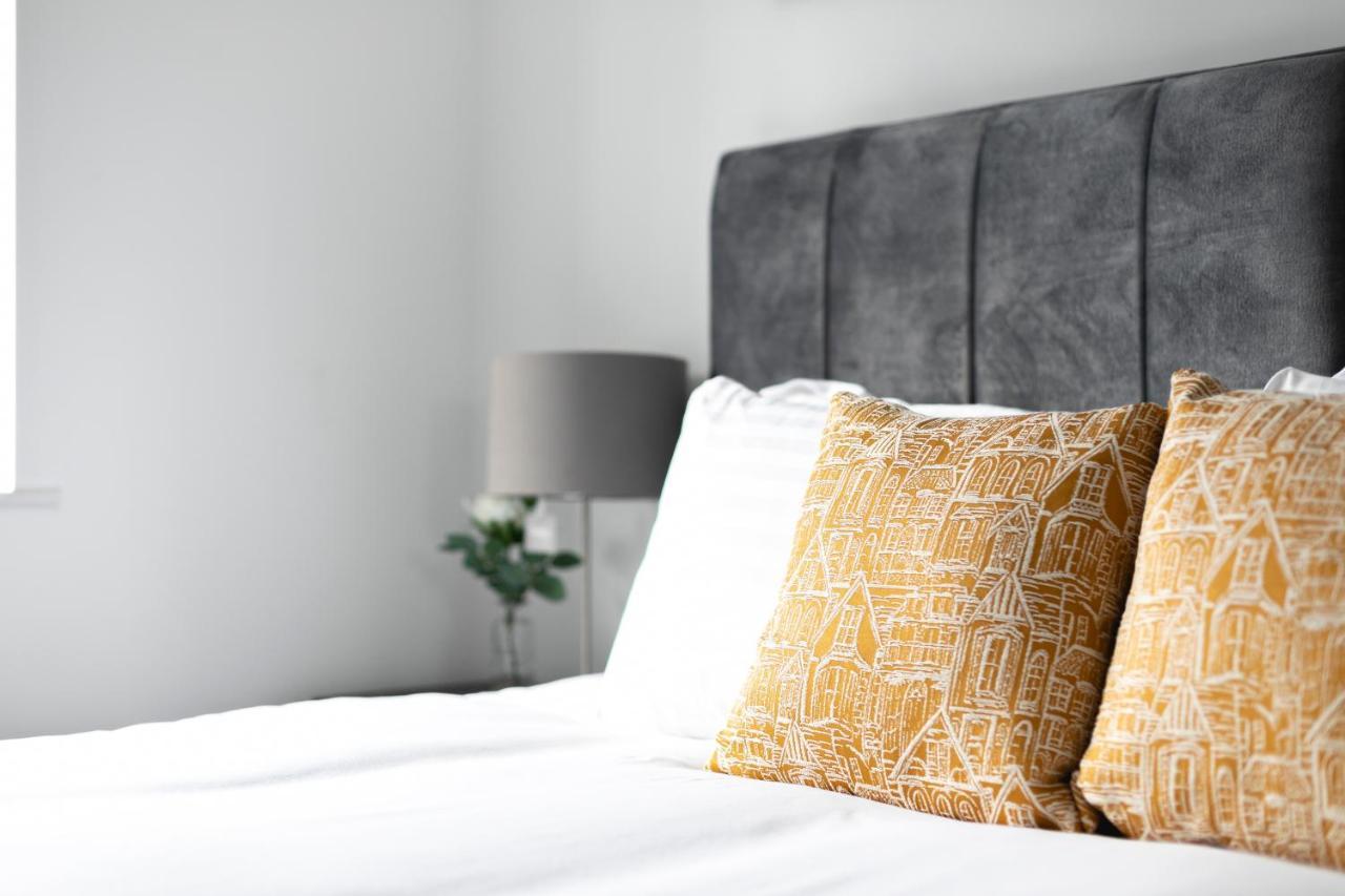 Skyvillion - London Enfield Chase Apartments With Parking & Wifi Eksteriør billede
