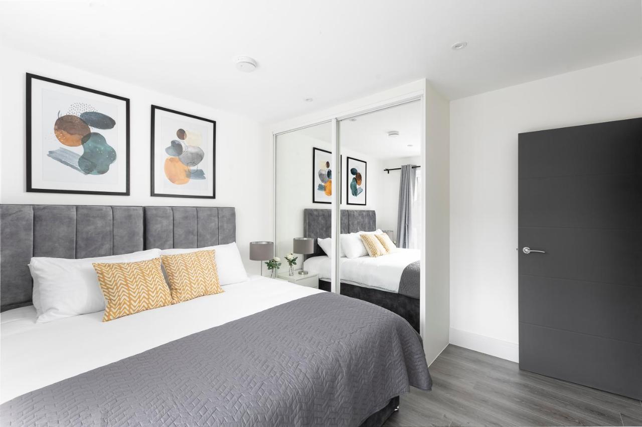 Skyvillion - London Enfield Chase Apartments With Parking & Wifi Eksteriør billede