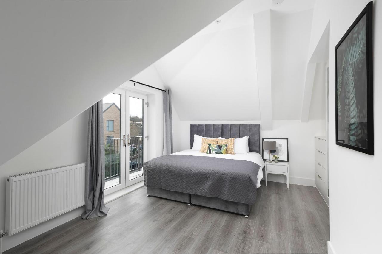 Skyvillion - London Enfield Chase Apartments With Parking & Wifi Eksteriør billede