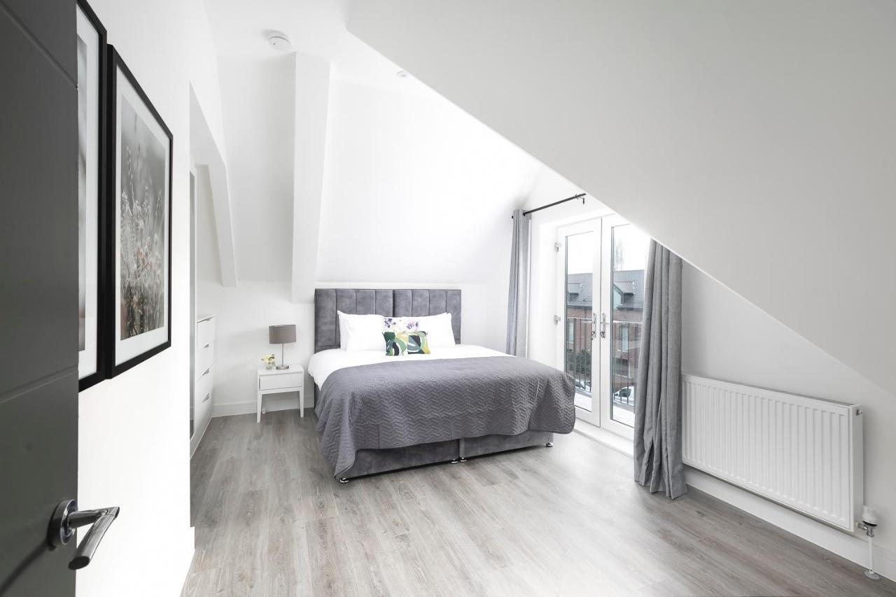 Skyvillion - London Enfield Chase Apartments With Parking & Wifi Eksteriør billede