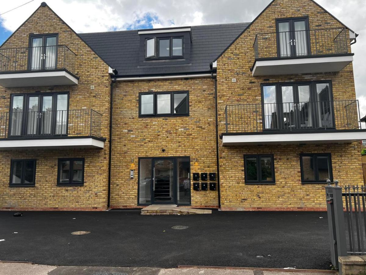 Skyvillion - London Enfield Chase Apartments With Parking & Wifi Eksteriør billede
